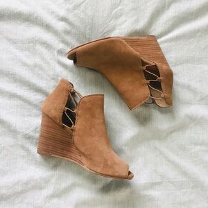Lucky Brand Reeves Wedges